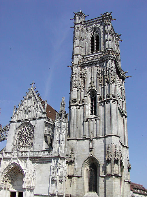Collegiata Clamecy, Francia.