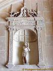 Sulle scale, Castello di Chenonceau, Francia.