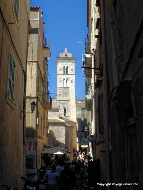 Strada di fronte alla torre, Bonifacio, Corsica