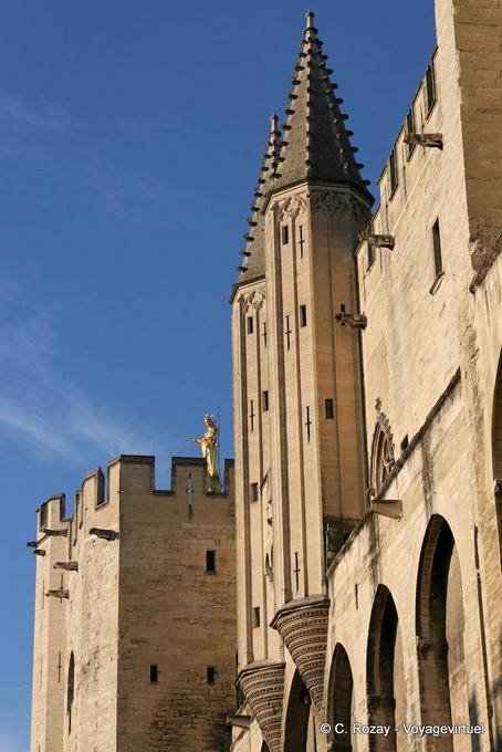 Prospettiva della facciata ovest, Palazzo dei Papi, Avignone, Provenza, Francia