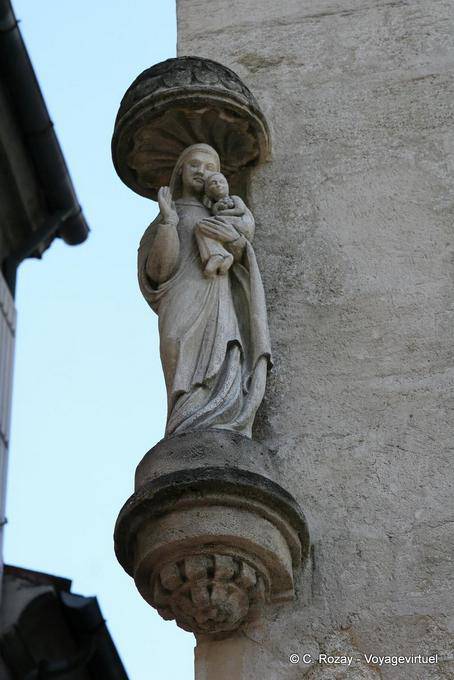Statua della Vergine e il Bambino, Mazan angolo di strada e luogo Crillon, Avignon, Provenza, Francia