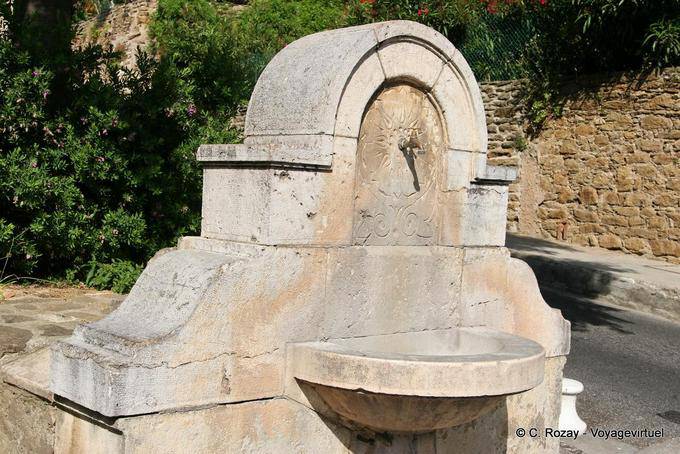 Bormes-les-Mimosas, fontana secca, Provenza, Francia
