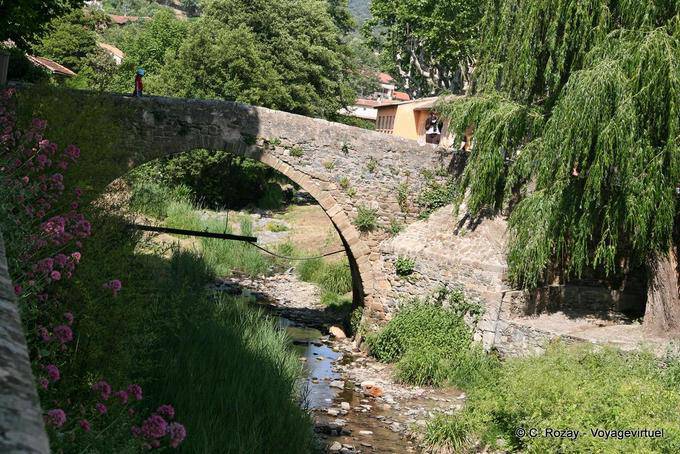 Collobrières, Old Bridge, Provenza, Francia