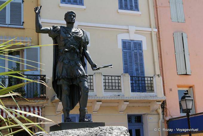 Statua Fréjus di Giulio Cesare, Provenza, Francia