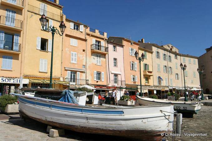 Saint-Tropez, barca da pesca sul molo Jean Jaurès, Provenza, Francia