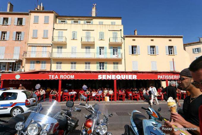 Saint-Tropez, facciata Chez Senequier, Provenza, Francia