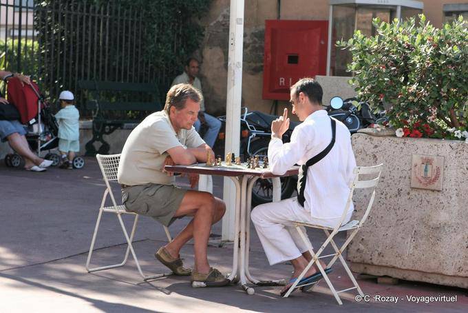 Saint-Tropez, Playwrights giocare a scacchi, Provenza, Francia