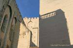 Ombra prima della rotonda di San Lorenzo, Avignon, Palais des Papes, Francia.
