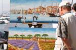 Saint-Tropez, mostra di pittura sulla porta, Francia.