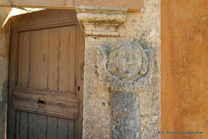 Hagia Triada dettaglio intagliato colonna - Creta, Grecia