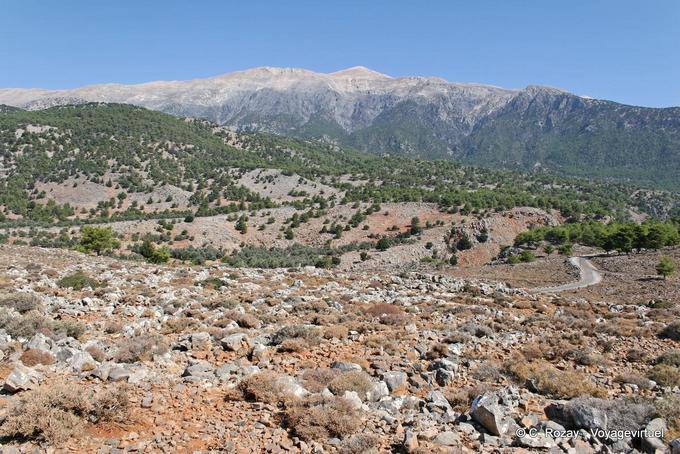 Anopoli, Paesaggio montuoso alle gole Aradena - Creta, Grecia