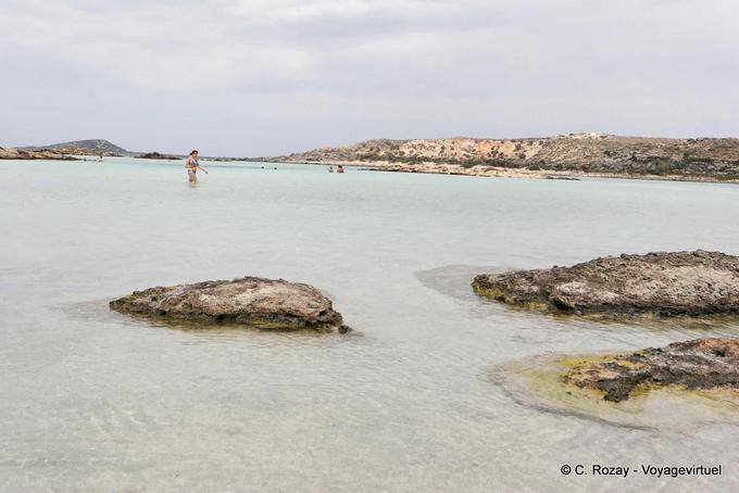 Rocce in acqua trasparente, Elafonissi - Creta, Grecia