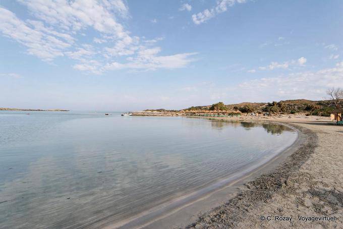 Specchio sulla spiaggia Mare Orientale Elafonisi - Creta, Grecia