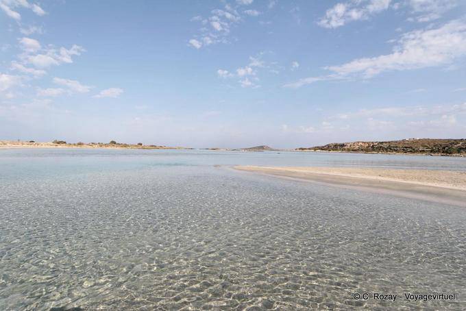 Sand spit nella laguna Elafonissi - Creta, Grecia