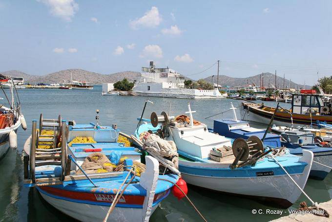 Barche da pesca nel porto, Elounda - Creta, Grecia