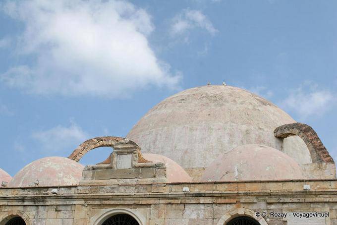 Un'altra vista della cupola della Moschea Yiali Tzami, Chania (τα Χανιά) - Creta, Grecia