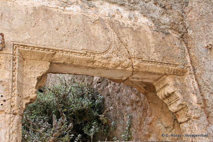 Zona portico intagliato Topanas, Chania - Creta, Grecia