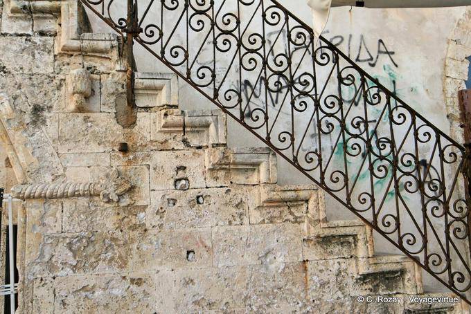 Chania, balaustra in pietra - Creta, Grecia