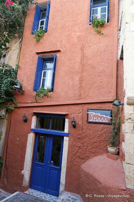 Skala, l'armonia del colore in casa, Chania - Creta, Grecia