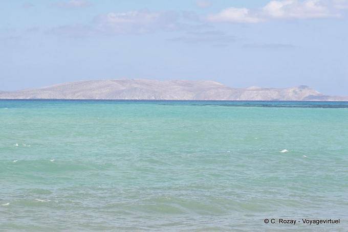 In lontananza, l'isola di Dio o isola Zeus, Iraklio - Creta, Grecia