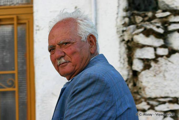 Sguardo fiero del pianoro di Creta Lasithi - Creta, Grecia