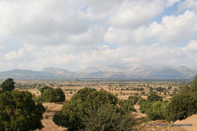 Panorama sull'altopiano di Lassithi e la catena di Dikti - Creta, Grecia