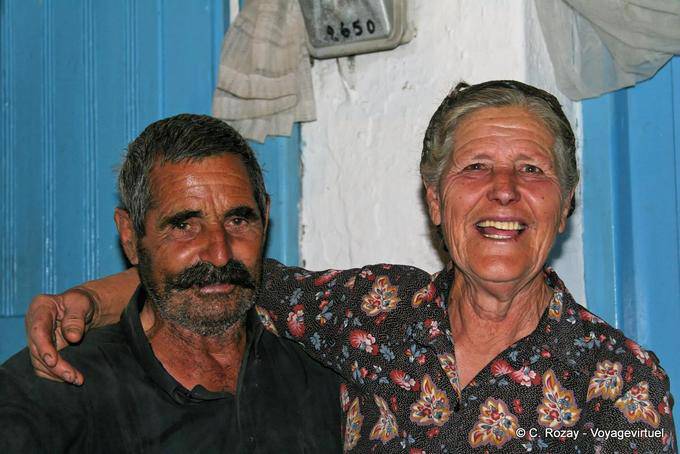 Lassithi, simpatica coppia Tzermiado - Creta, Grecia