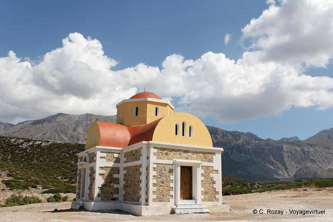 Pahia Ammos cappella isolata prima montagna - Creta, Grecia