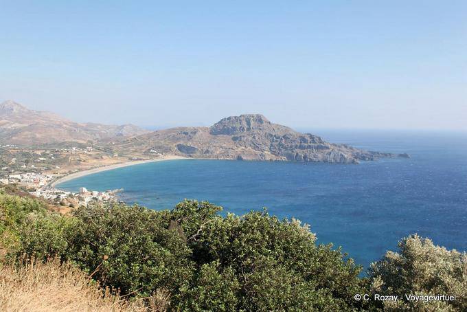Un'altra vista della baia, il villaggio di Plakias e la spiaggia - Creta, Grecia