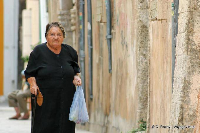 Rethymnon, un residente di gare città indietro - Creta, Grecia