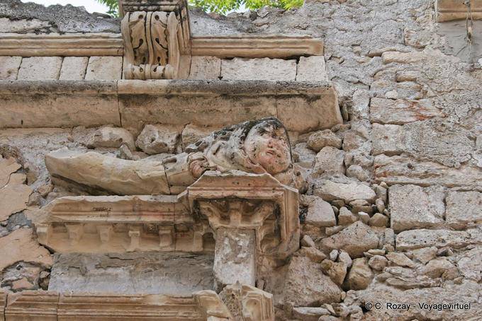 Rethymnon, dettaglio architettonico del portale di una casa veneziana - Creta, Grecia