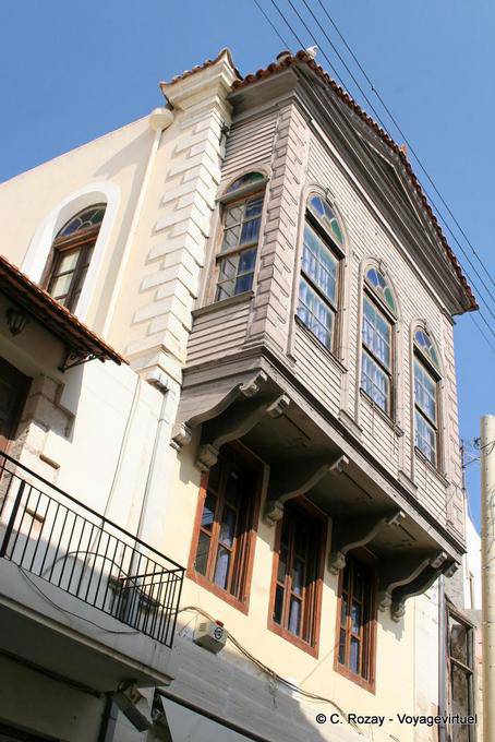 Rethymnon, facciata casa ottomana con sbalzo - Creta, Grecia