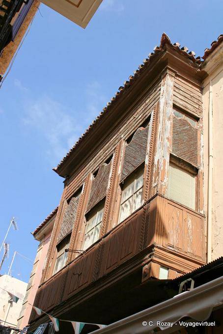 Rethymnon, traliccio di legno avanzato casa originale ottomana - Creta, Grecia