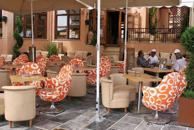 Rethymnon, design moderno per un bar - Creta, Grecia