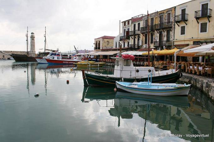 Rethymnon, con vista sul porto e il faro veneziano - Creta, Grecia