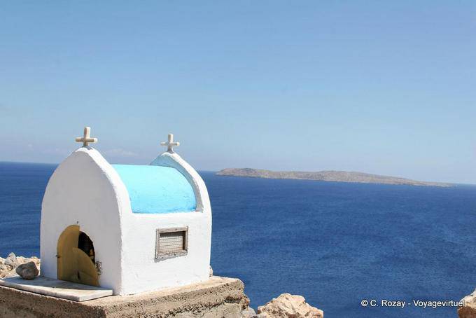 Vai Micro cappella di fronte all'isola di Elassa - Creta, Grecia