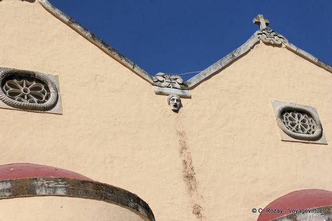 Figura su chiesa doppia Vori (Bwpoi) - Creta, Grecia