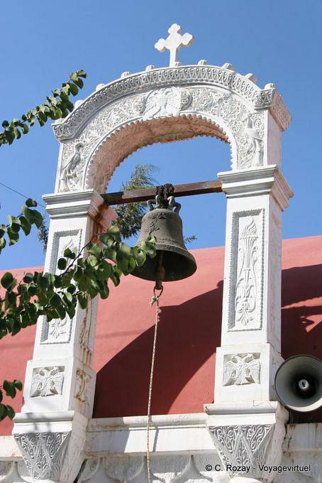 Mini-tower con pavoni scolpiti, Vori - Creta, Grecia