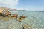 Colori di rocce in acqua chiara, Elafonissi, Creta.