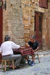 Parte di tavli a Chania, Creta.