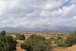 Panorama sull'altopiano di Lassithi e la catena di Dikti, Creta.