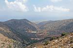 Strada in valle con profonda Malia, Heraklion, Creta.