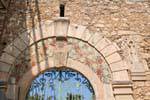 Rethymnon, il portale raddoppia con modelli di colore di viti e uva, Creta.