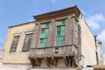 Rethymnon, finezza di un balcone in legno risalente al periodo turco, Creta.