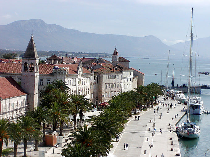 Riva, waterfront, Trogir, Croazia