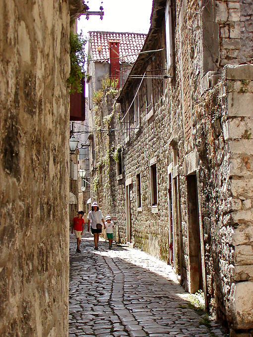 Trogir, strada lastricata medievale, Croazia