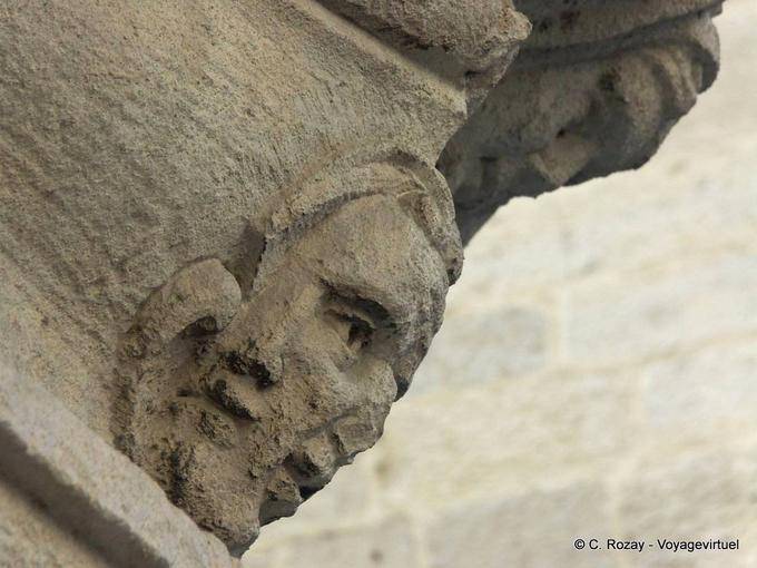 Angle Scultura Hotel Dieu Dole - Francia