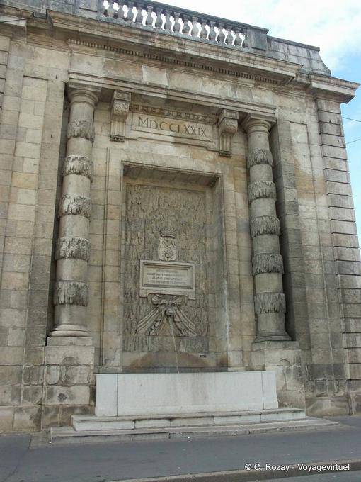 Fontaine Attiret porte Arans, Dole - Francia