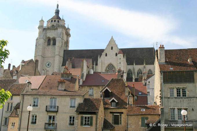 Habitat ai piedi della collegiata Dole - Francia