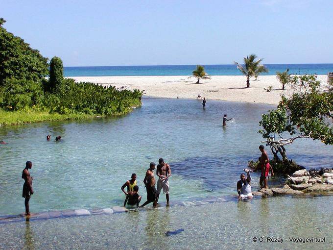 Nuotare verso la playa Los Patos, Rep. Dominicana